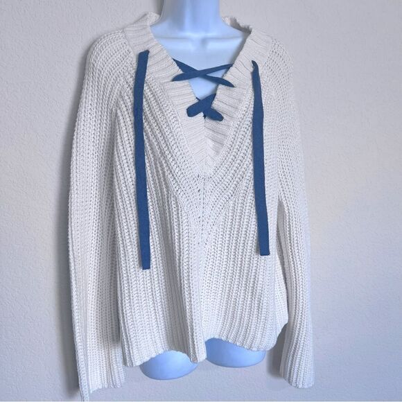 aerie Sweaters - NWT Aerie oversized chunky knit lace up sweater, size Large.